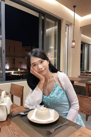 vay-day-xu-luoi-kem-ao-dai-tay